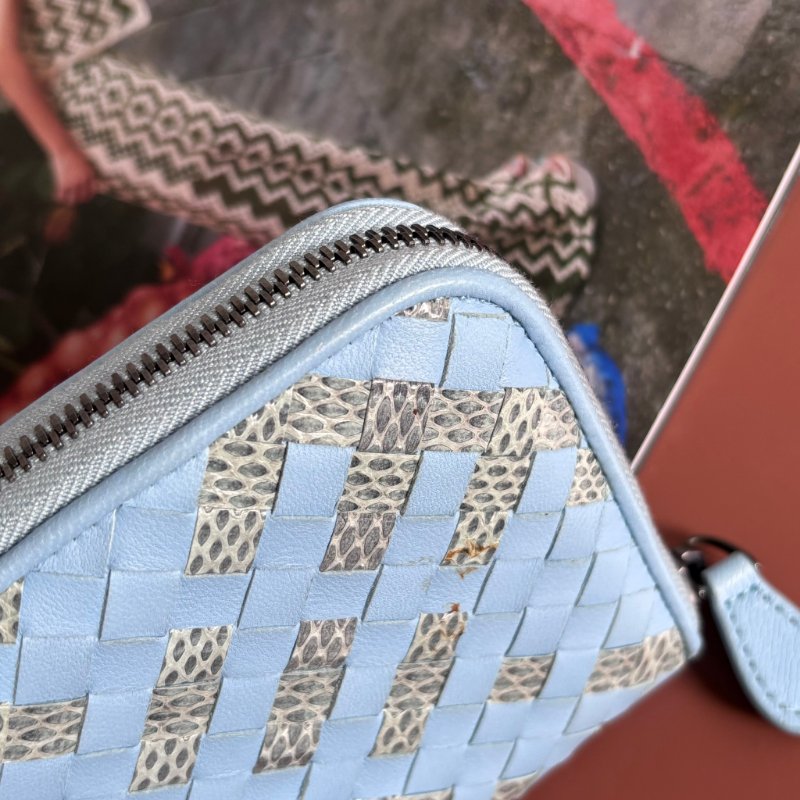 收藏品 ::Bottega Veneta:: Light Blue 水藍色羊皮x水蛇皮革編織 拉鍊長夾-13