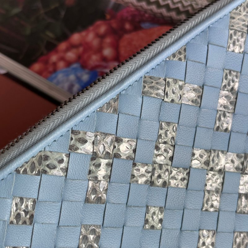 收藏品 ::Bottega Veneta:: Light Blue 水藍色羊皮x水蛇皮革編織 拉鍊長夾-21