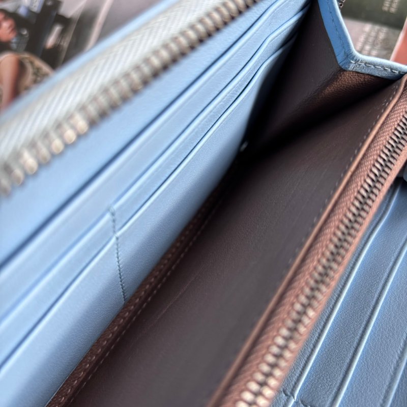 收藏品 ::Bottega Veneta:: Light Blue 水藍色羊皮x水蛇皮革編織 拉鍊長夾-25