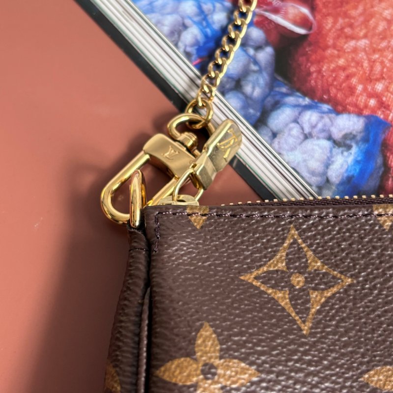 ::Louis Vuitton:: LV M58009 Mini Pochette Accessoires Monogram 經典花紋帆布小鍊包 麻將包 手提包 零錢包-4