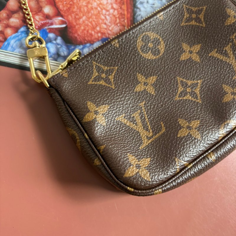 ::Louis Vuitton:: LV M58009 Mini Pochette Accessoires Monogram 經典花紋帆布小鍊包 麻將包 手提包 零錢包-8
