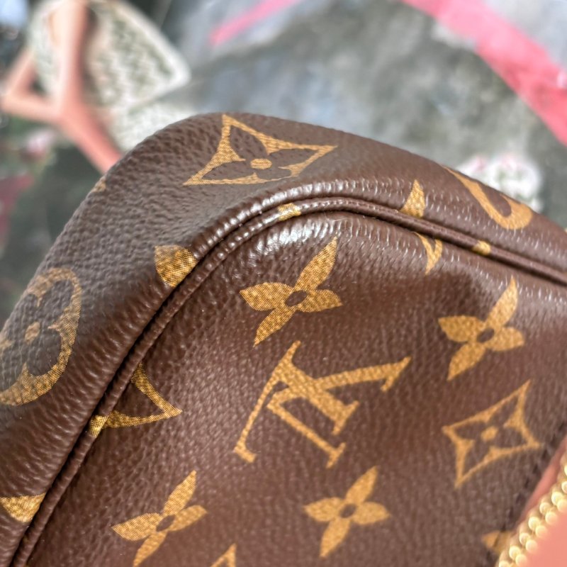 ::Louis Vuitton:: LV M58009 Mini Pochette Accessoires Monogram 經典花紋帆布小鍊包 麻將包 手提包 零錢包-15