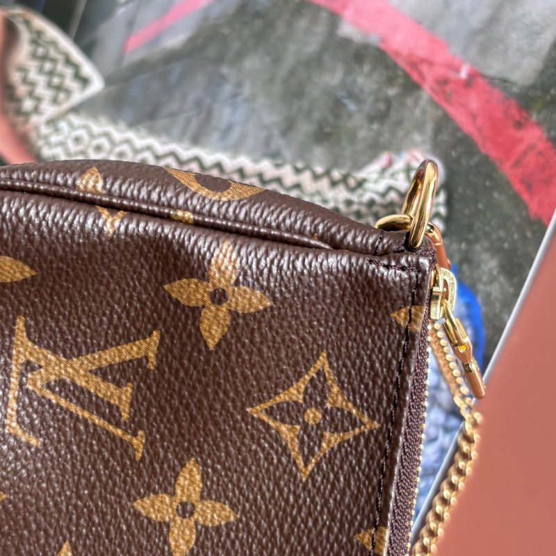 ::Louis Vuitton:: LV M58009 Mini Pochette Accessoires Monogram 經典花紋帆布小鍊包 麻將包 手提包 零錢包-16