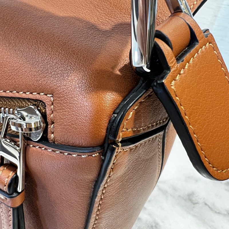 Loewe 焦糖牛皮銀釦PuzzleSmall手提斜背包-12