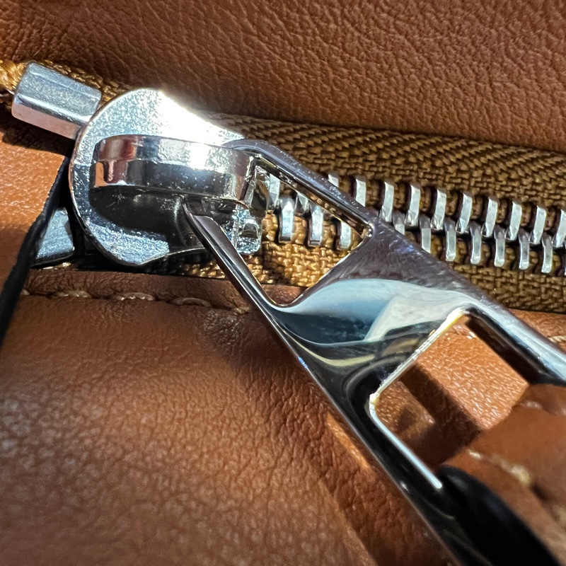 Loewe 焦糖牛皮銀釦PuzzleSmall手提斜背包-19