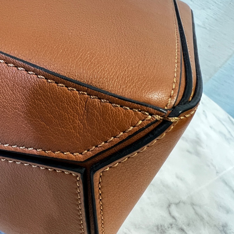 Loewe 焦糖牛皮銀釦PuzzleSmall手提斜背包-22