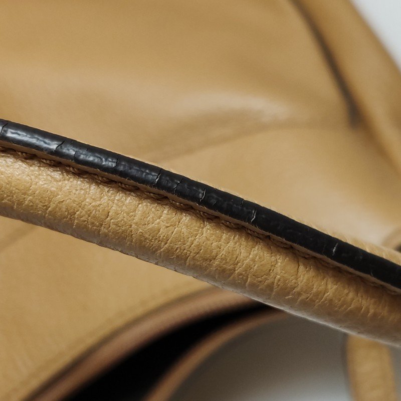 Gucci Abbey D-Ring牛皮純色D形圓環裝飾單肩包-13