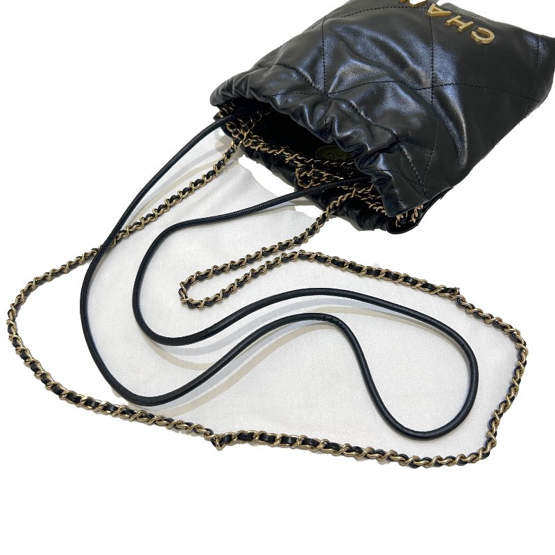 CHANEL22 MINI bag 金幣羊皮斜背包-7