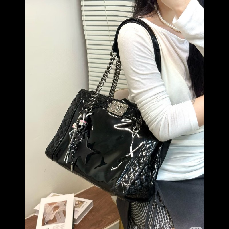 Chanel 漆皮leboy tote-5