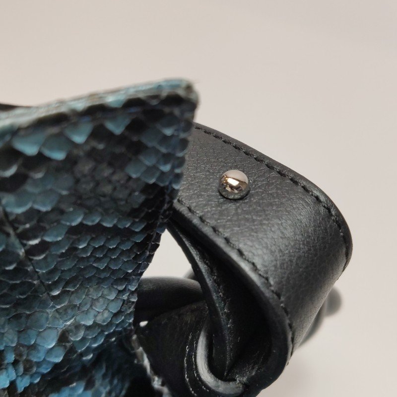 Loewe Flamenco 牛皮蛇皮繩結設計單肩包-12