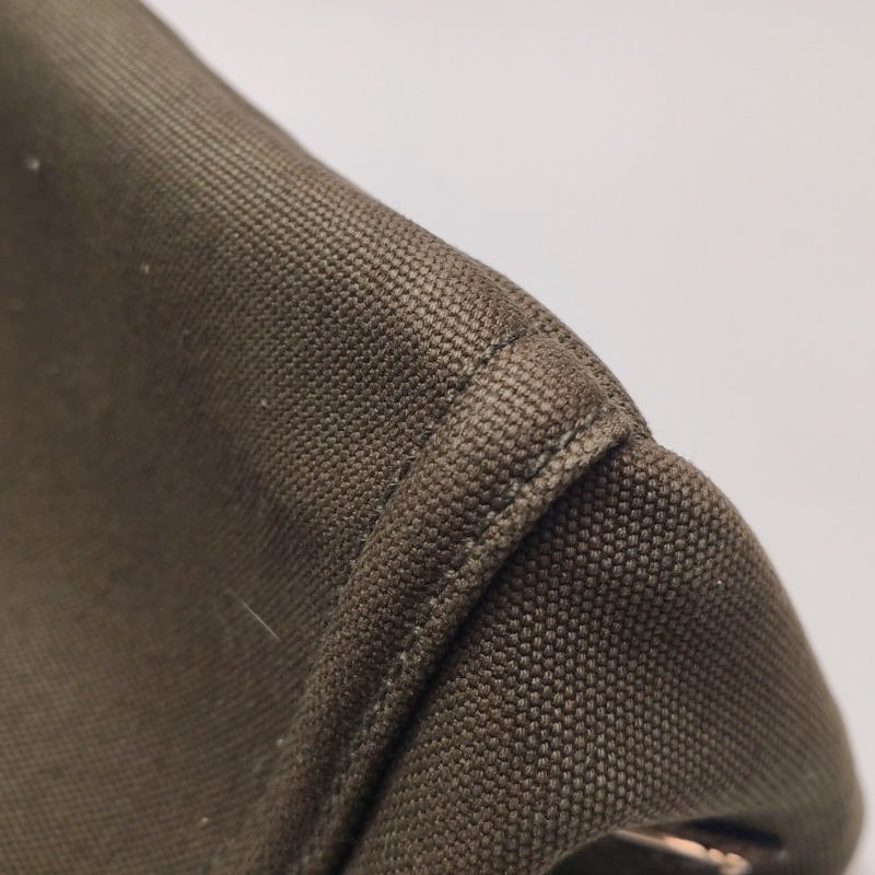 Prada 帆布翻毛皮純色鉚釘裝飾流蘇手提包-15