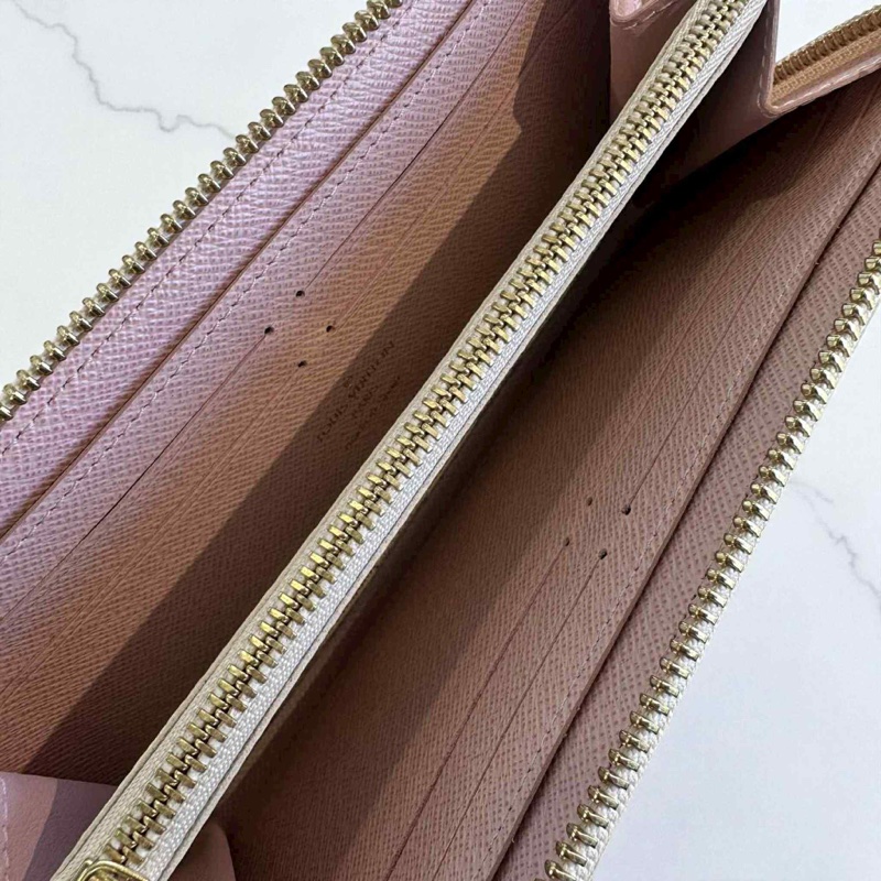 LV白棋盤格紋拉鍊長夾-4