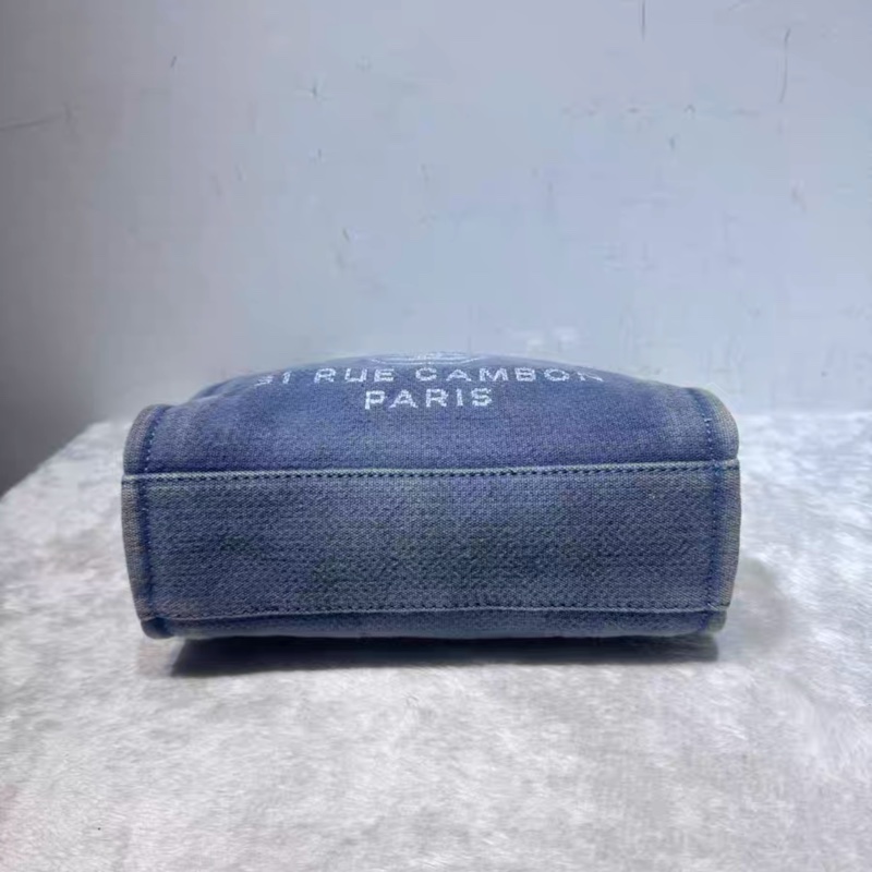 Chanel DEAUVILLE系列藍色牛仔作舊拼色帆布手提包-4