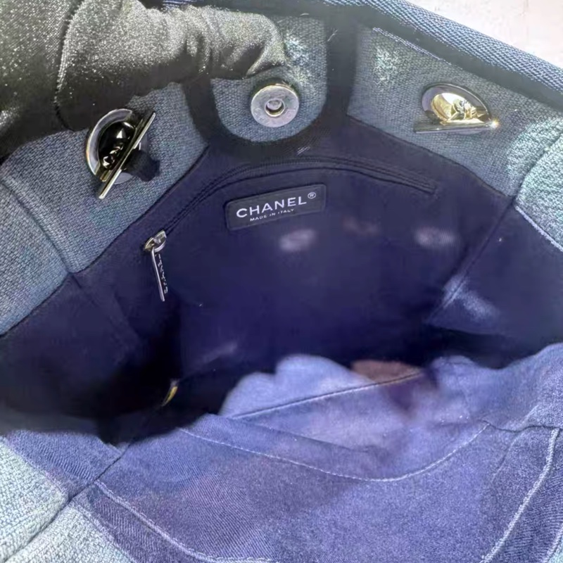 Chanel DEAUVILLE系列藍色牛仔作舊拼色帆布手提包-5