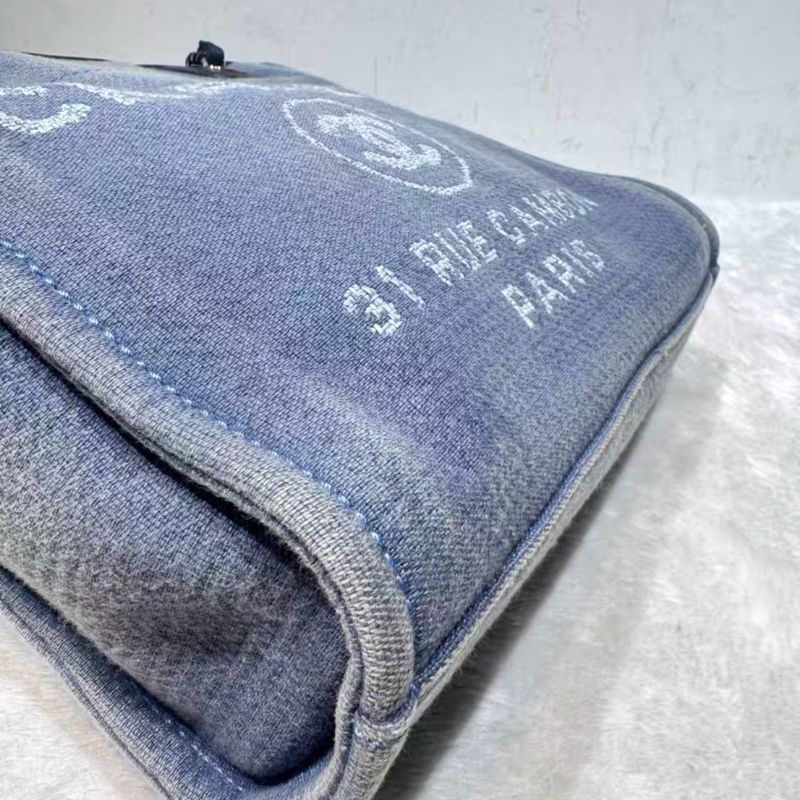 Chanel DEAUVILLE系列藍色牛仔作舊拼色帆布手提包-7