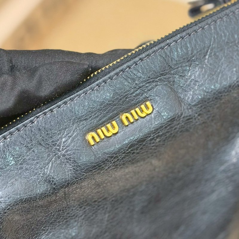 (稀有款式✨)🏷Miumiu．蝴蝶結機車包 油蠟皮 小號-16