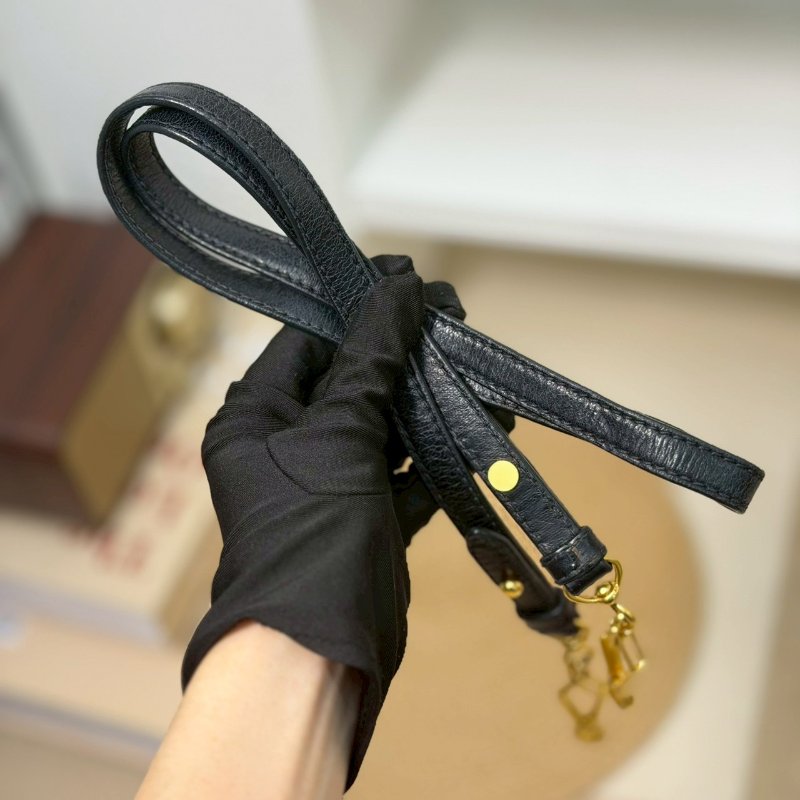 (稀有款式✨)🏷Miumiu．蝴蝶結機車包 油蠟皮 小號-20