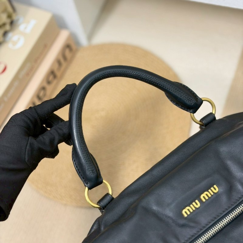 (稀有款式✨)🏷Miumiu．蝴蝶結機車包 光滑皮 大號-14