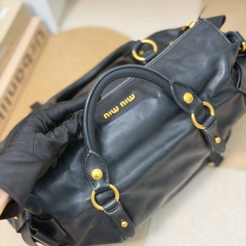(稀有款式✨)🏷Miumiu．蝴蝶結機車包 光滑皮 大號-15