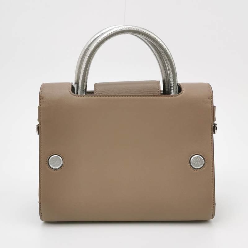 Dior Diorever牛皮純色金屬盾牌扣翻蓋斜挎包-4