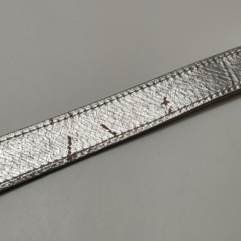 Dior Diorever牛皮純色金屬盾牌扣翻蓋斜挎包-12