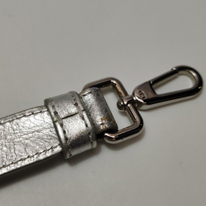 Dior Diorever牛皮純色金屬盾牌扣翻蓋斜挎包-13