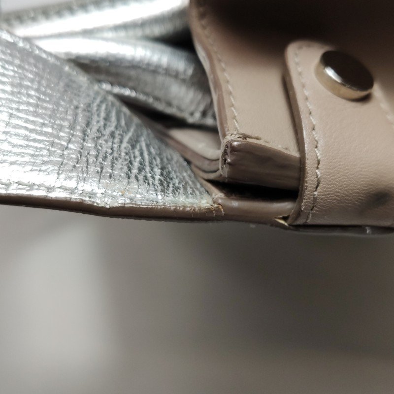 Dior Diorever牛皮純色金屬盾牌扣翻蓋斜挎包-18