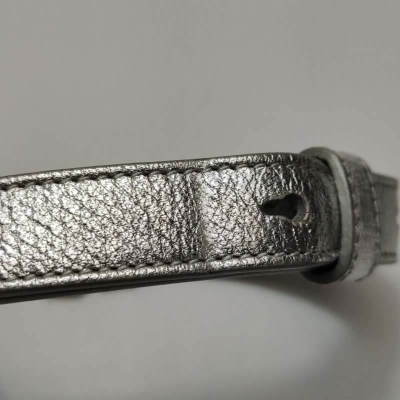 Dior Diorever牛皮純色金屬盾牌扣翻蓋斜挎包-20