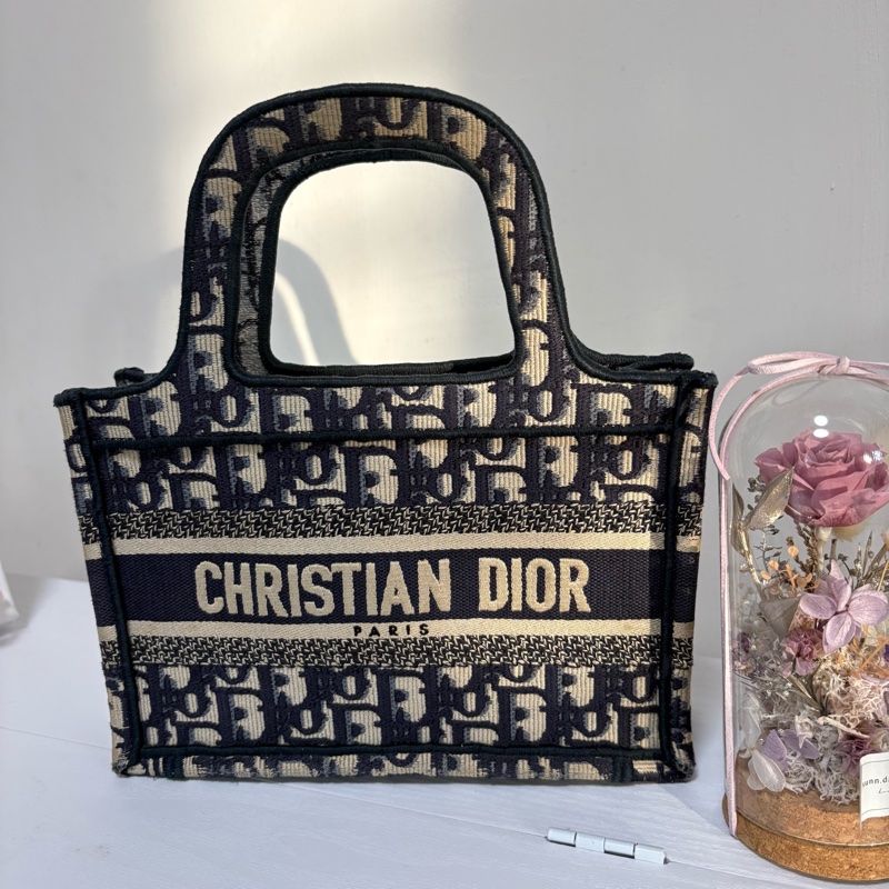 Dior mini book 刺繡手提包-5