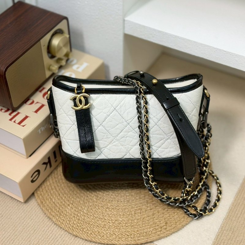 🏷Chanel．Gabrielle 流浪包 小號 熊貓配色/客人寄賣-0