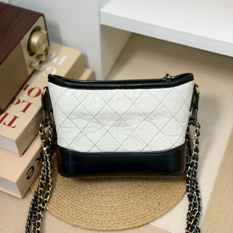 🏷Chanel．Gabrielle 流浪包 小號 熊貓配色/客人寄賣-1