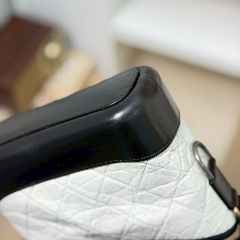 🏷Chanel．Gabrielle 流浪包 小號 熊貓配色/客人寄賣-5