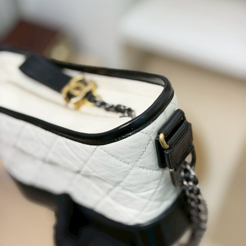 🏷Chanel．Gabrielle 流浪包 小號 熊貓配色/客人寄賣-11