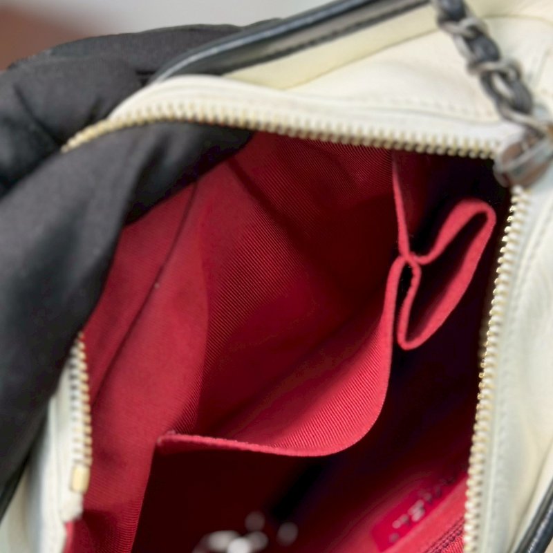 🏷Chanel．Gabrielle 流浪包 小號 熊貓配色/客人寄賣-17