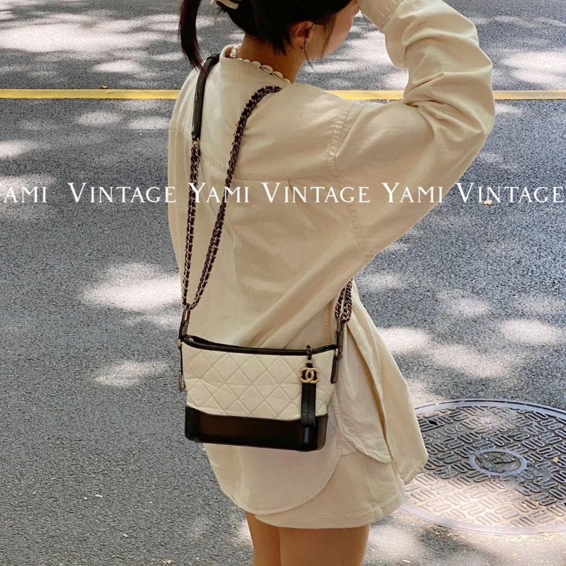 🏷Chanel．Gabrielle 流浪包 小號 熊貓配色/客人寄賣-29