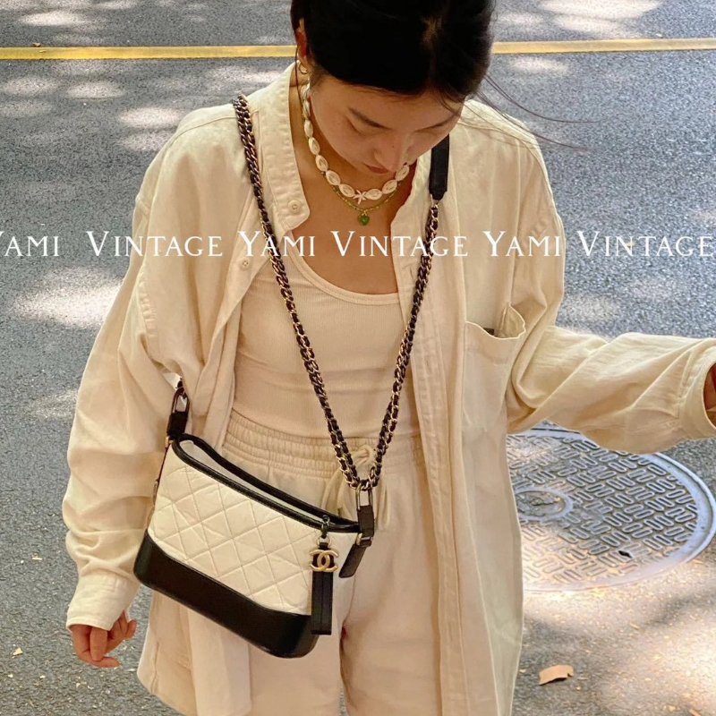 🏷Chanel．Gabrielle 流浪包 小號 熊貓配色/客人寄賣-30