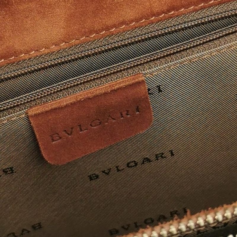 Bvlgari 牛皮磨砂皮純色壓紋Logo金屬旋扣手提包單肩包-9