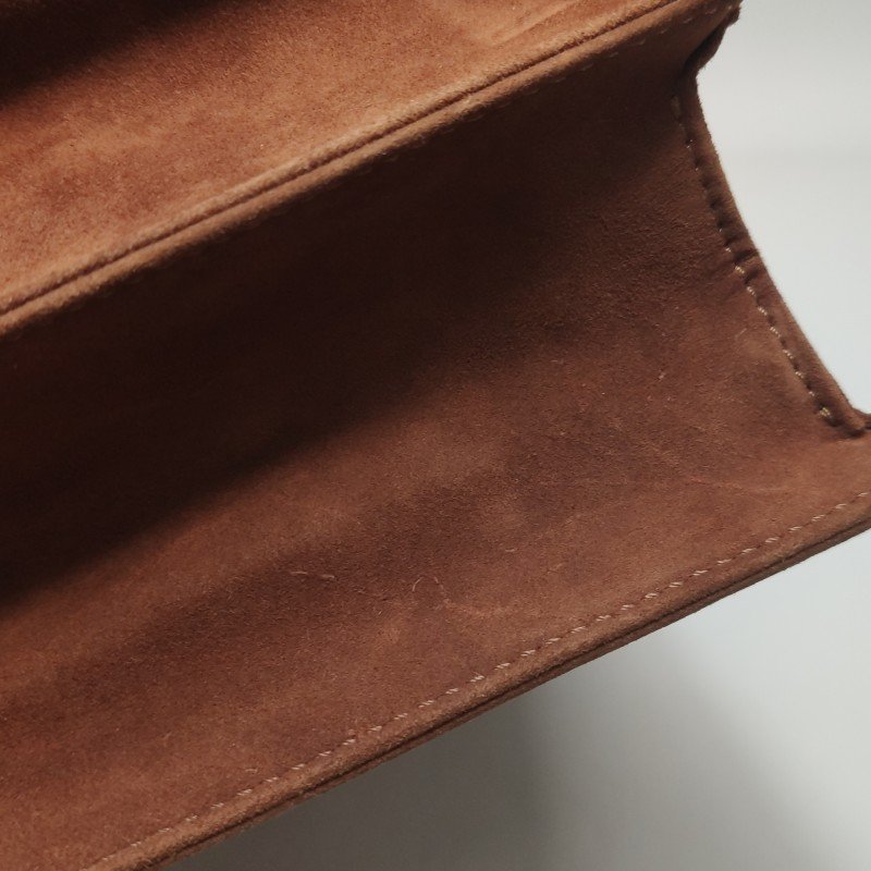 Bvlgari 牛皮磨砂皮純色壓紋Logo金屬旋扣手提包單肩包-22