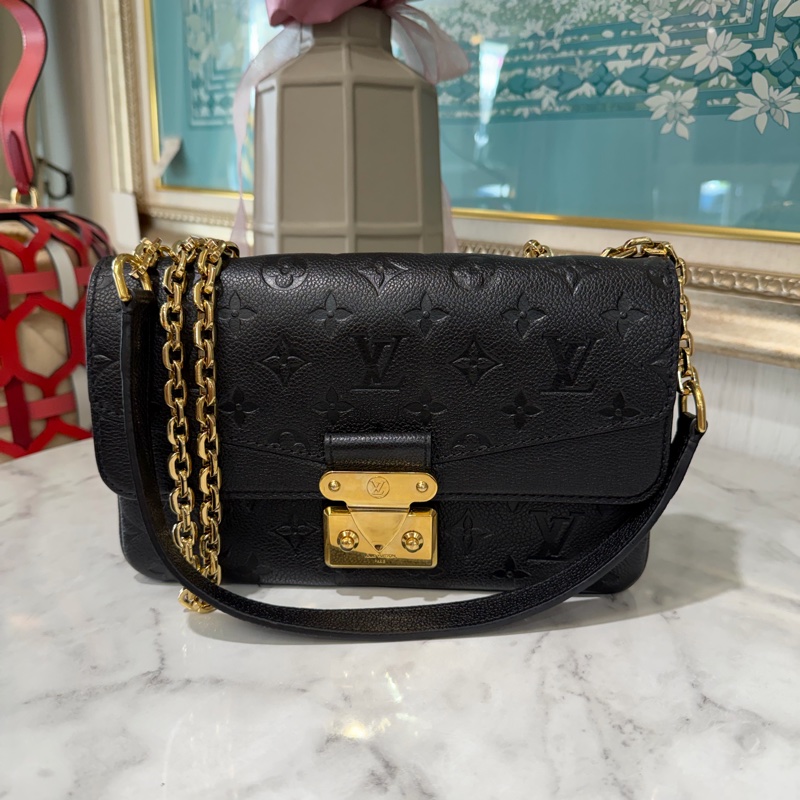 LV 黑牛皮壓紋Marcrau金釦下蓋內雙層肩斜背鏈包M46200-0