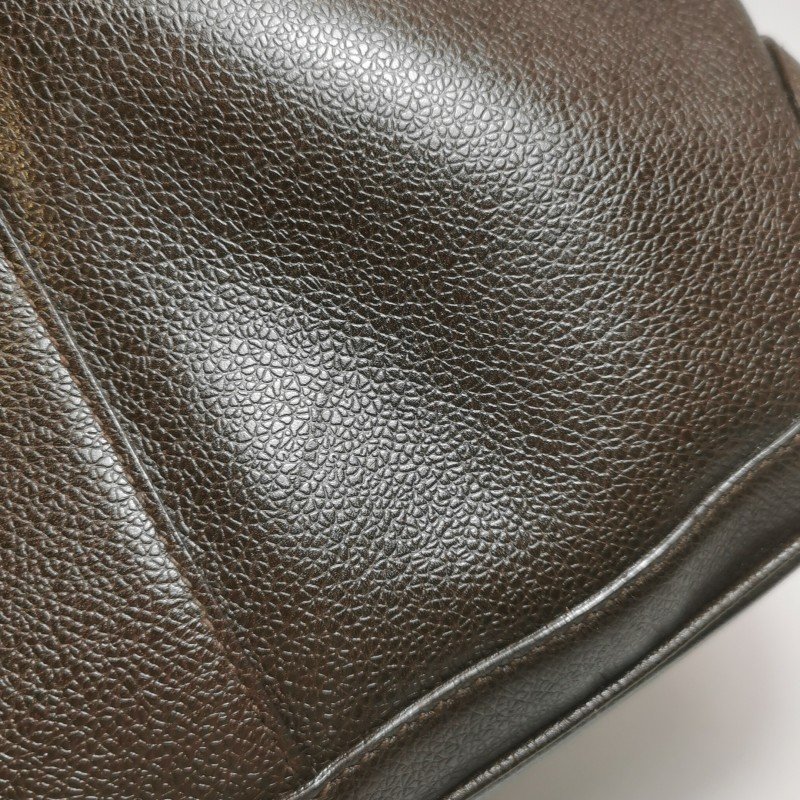 Bvlgari 牛皮純色字母Logo金屬徽標單肩包-10