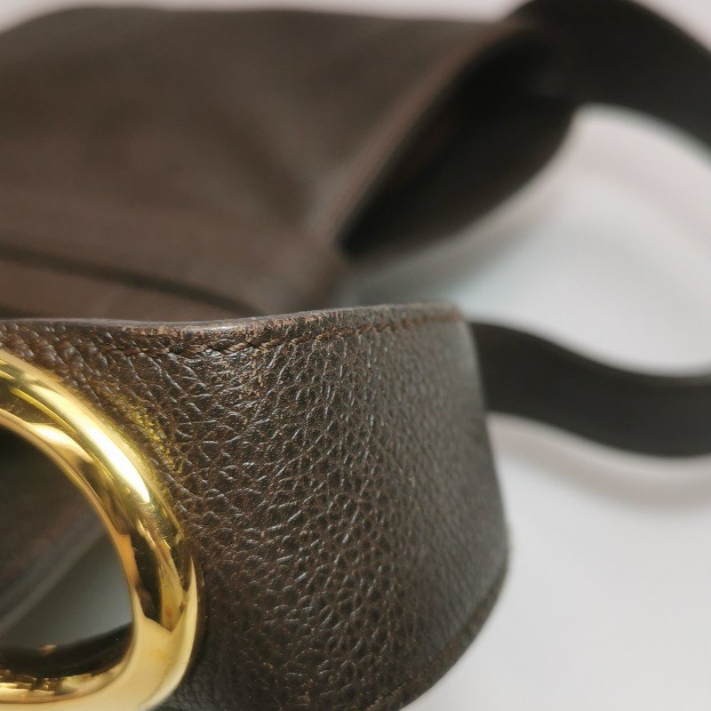 Bvlgari 牛皮純色字母Logo金屬徽標單肩包-11