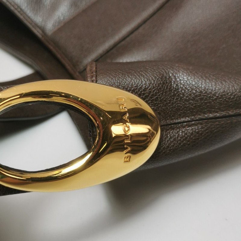 Bvlgari 牛皮純色字母Logo金屬徽標單肩包-14
