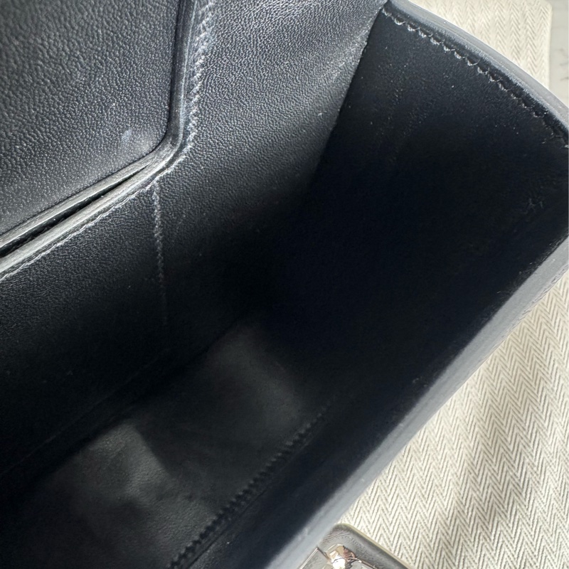 Hermes 黑色銀扣 DELLA18 臀骨包-7
