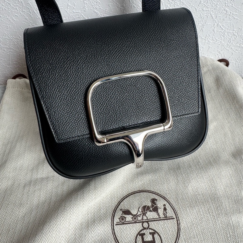 Hermes 黑色銀扣 DELLA18 臀骨包-13