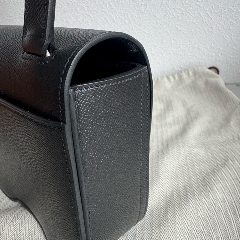 Hermes 黑色銀扣 DELLA18 臀骨包-14