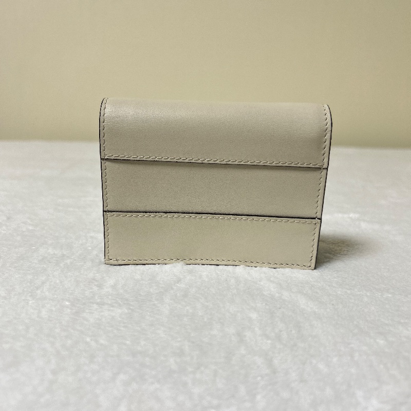 Gucci Queen Margaret 白色皮革卡夾錢包 蜜蜂造型的珍珠與水晶-9