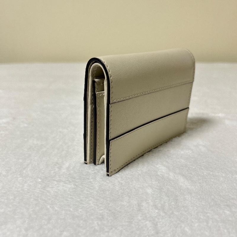 Gucci Queen Margaret 白色皮革卡夾錢包 蜜蜂造型的珍珠與水晶-10