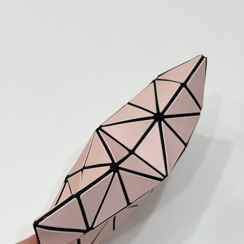 ISSEY MIYAKE  三宅一生 BAOBAO mini 亮面奶茶 三角格 3x3 化妝包 收納包 零錢包 錢包 皮夾-4
