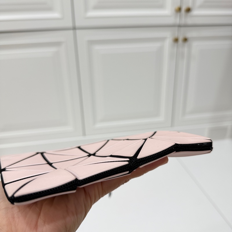 ISSEY MIYAKE  三宅一生 BAOBAO mini 亮面奶茶 三角格 3x3 化妝包 收納包 零錢包 錢包 皮夾-7