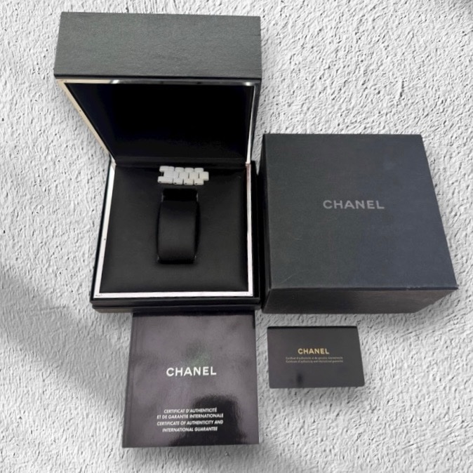 CHANEL 香奈兒 J12 白陶瓷自動腕錶 H0968｜白色高科技陶瓷＋精鋼圈｜33mm｜附原廠盒與加長鍊節-7